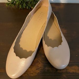 Lauren Conrad scalloped baller flats